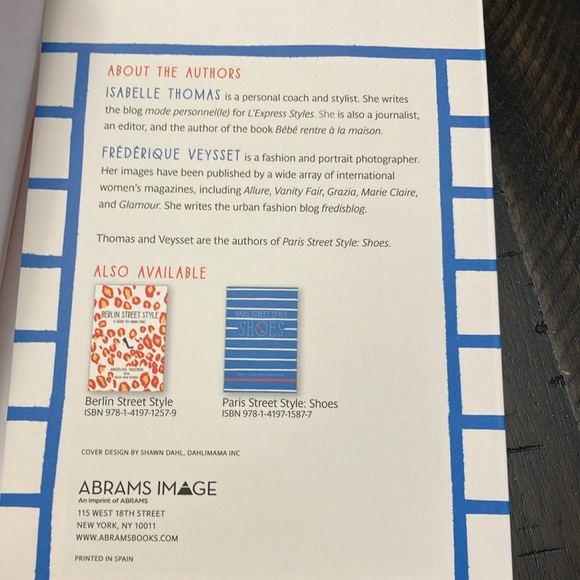 Paris Street Style - A guide to effortless chic by Isabelle Thomas & Frederique - Picture 5 of 5